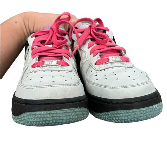 NIKE AIR FORCE 1 Flamingo. Size 6Y - Picture 3 of 8
